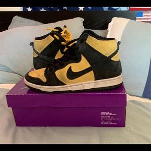 Nike dunk Goldenrods